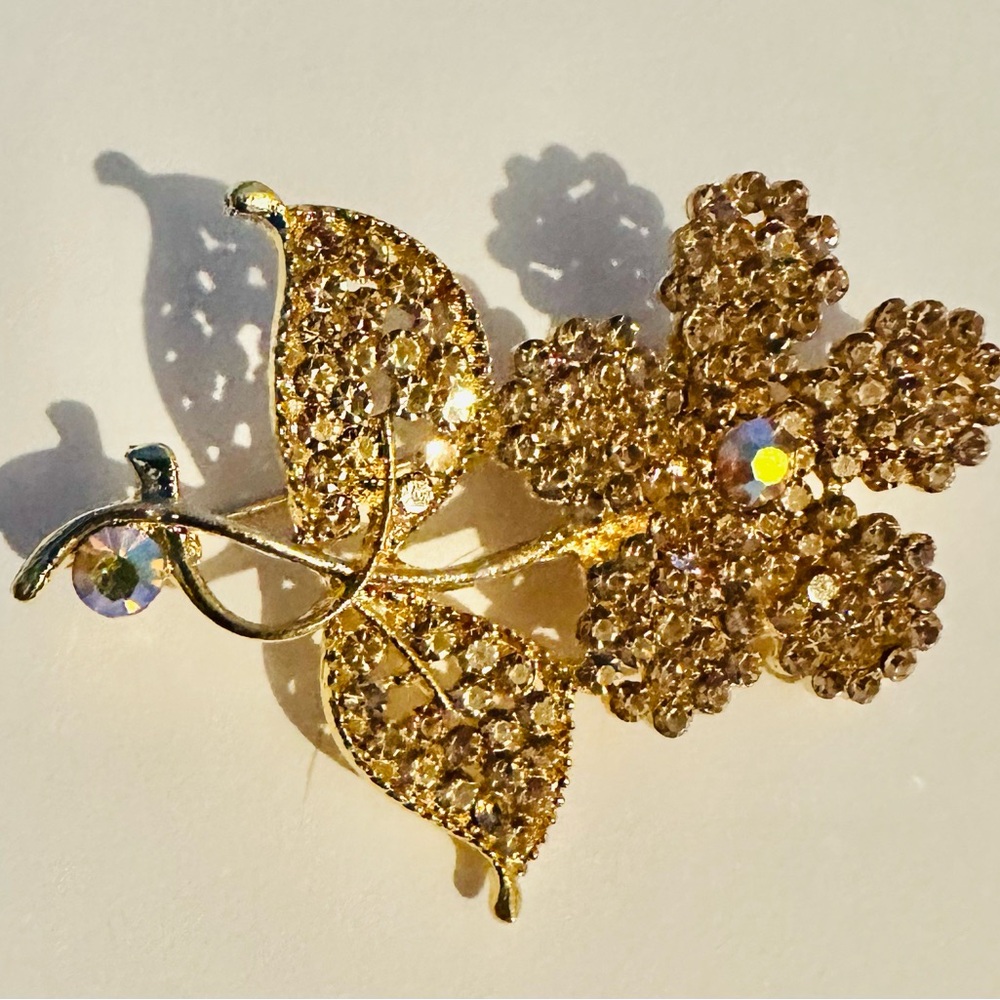 Elegant Gold Tone with Champagne Rhinestones Floral Brooch